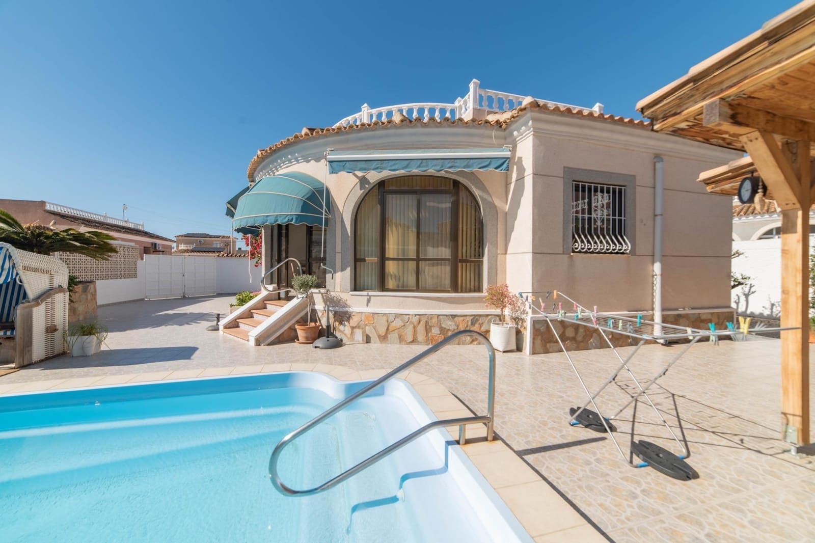 2 bedroom Villa for sale in Torrevieja with pool garage - € 348,000 (Ref: 9674298)