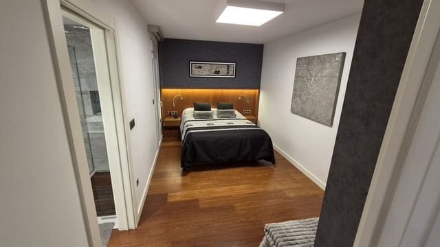 4 bedroom Apartment for sale in Centro, Torrevieja with garage - € 330,000 (Ref: 10026253)