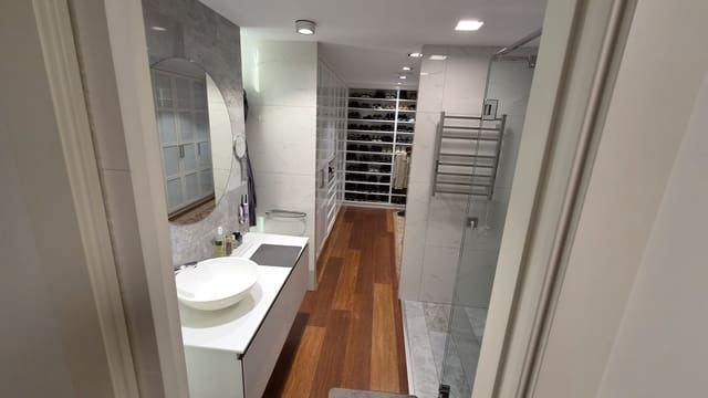 4 bedroom Apartment for sale in Centro, Torrevieja with garage - € 330,000 (Ref: 10026253)