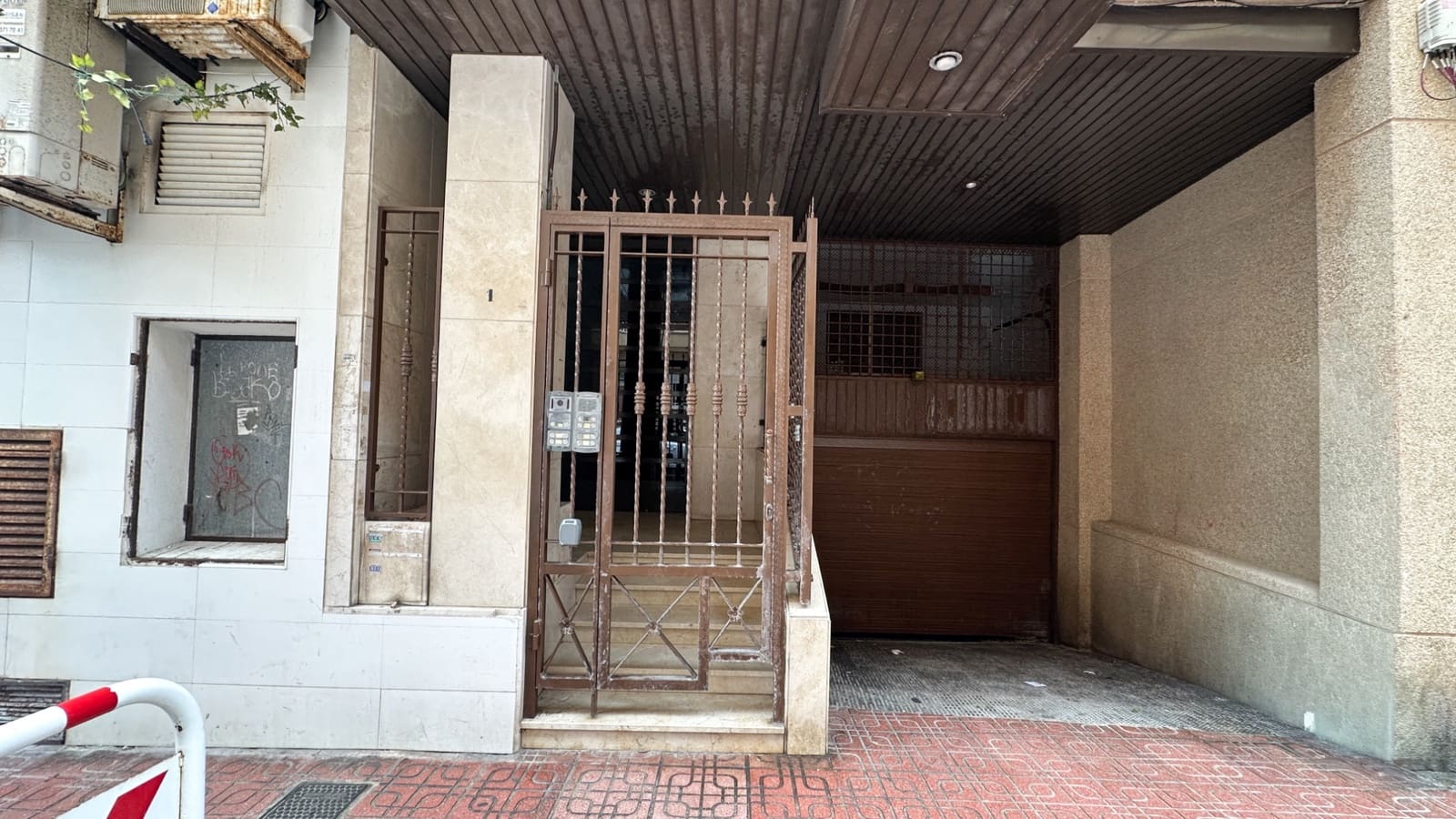 2 soverom Leilighet til salgs i Torrevieja med garasje - € 239 995 (Ref: 10045852)