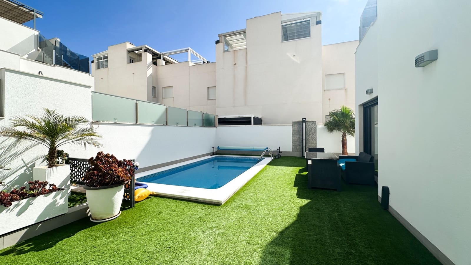 5 chambre Villa/Maison à vendre à Torrevieja avec piscine garage - 549 000 € (Ref: 10103513)