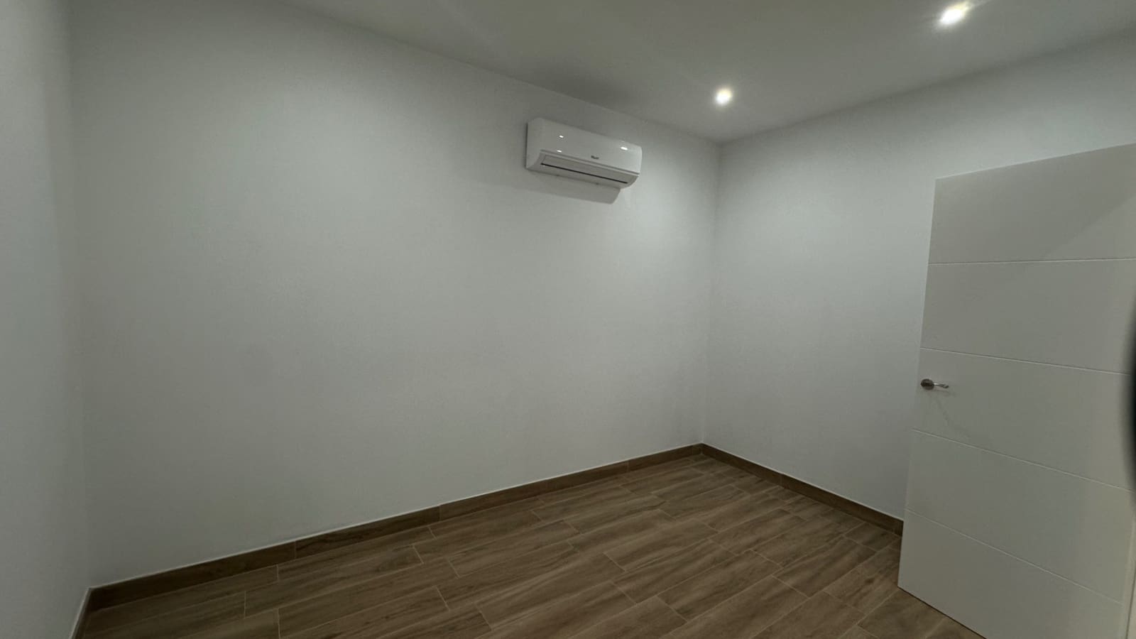 1 sypialnia Apartament na sprzedaż w Torrevieja z basenem - 147 000 € (Ref: 10135097)