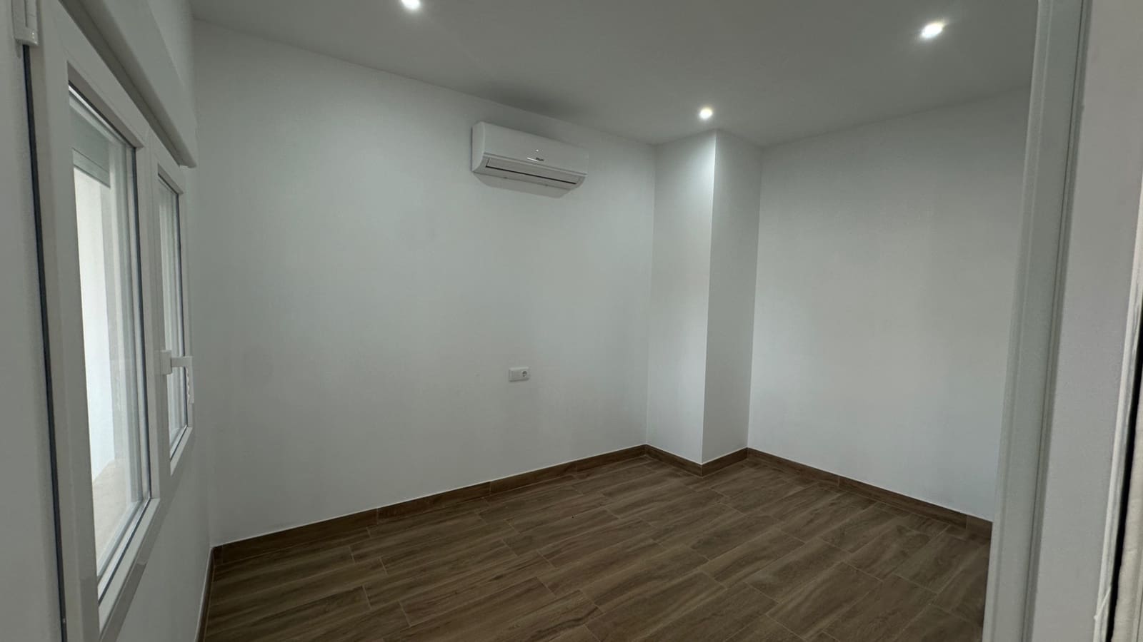 1 sypialnia Apartament na sprzedaż w Torrevieja z basenem - 147 000 € (Ref: 10135097)