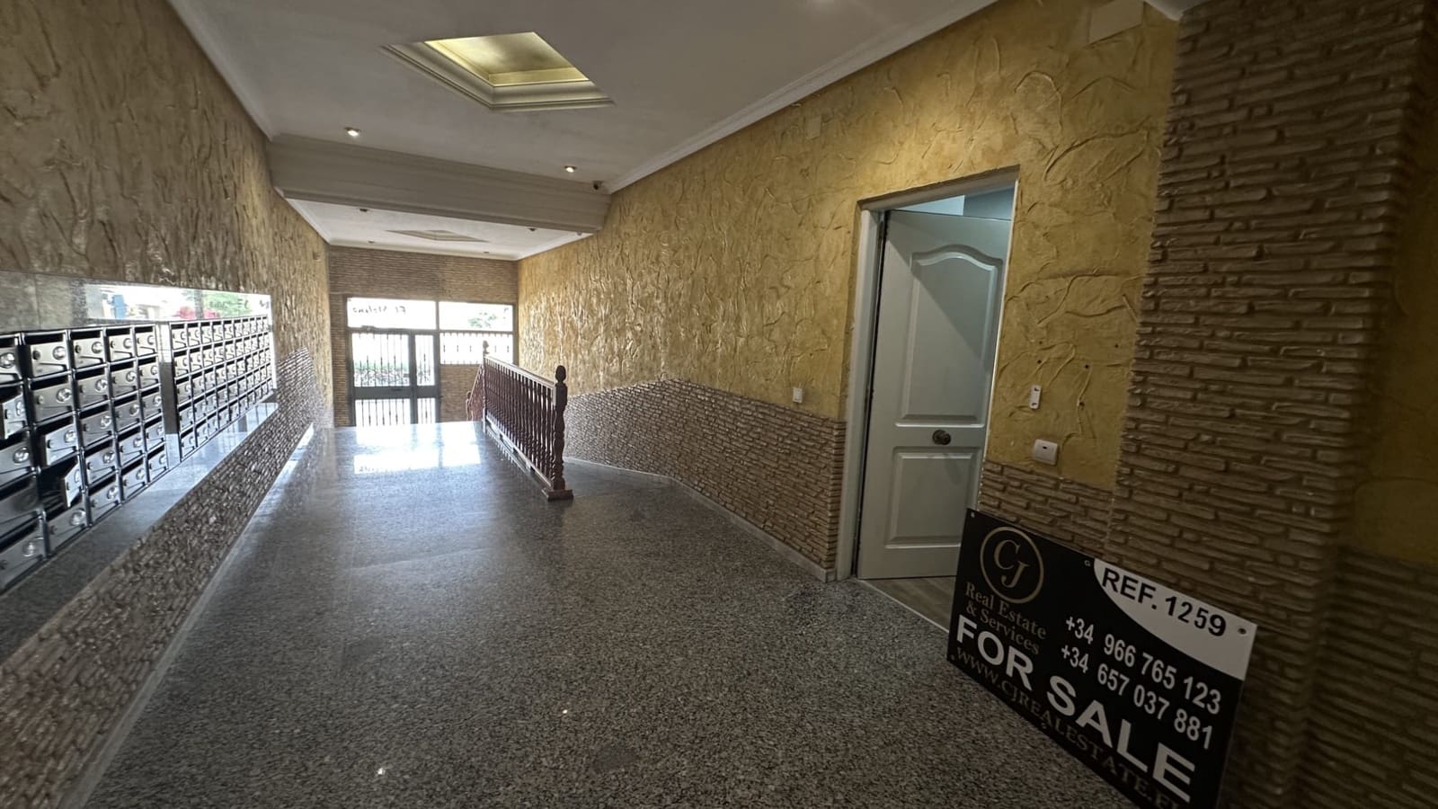 1 sypialnia Apartament na sprzedaż w Torrevieja z basenem - 147 000 € (Ref: 10135097)