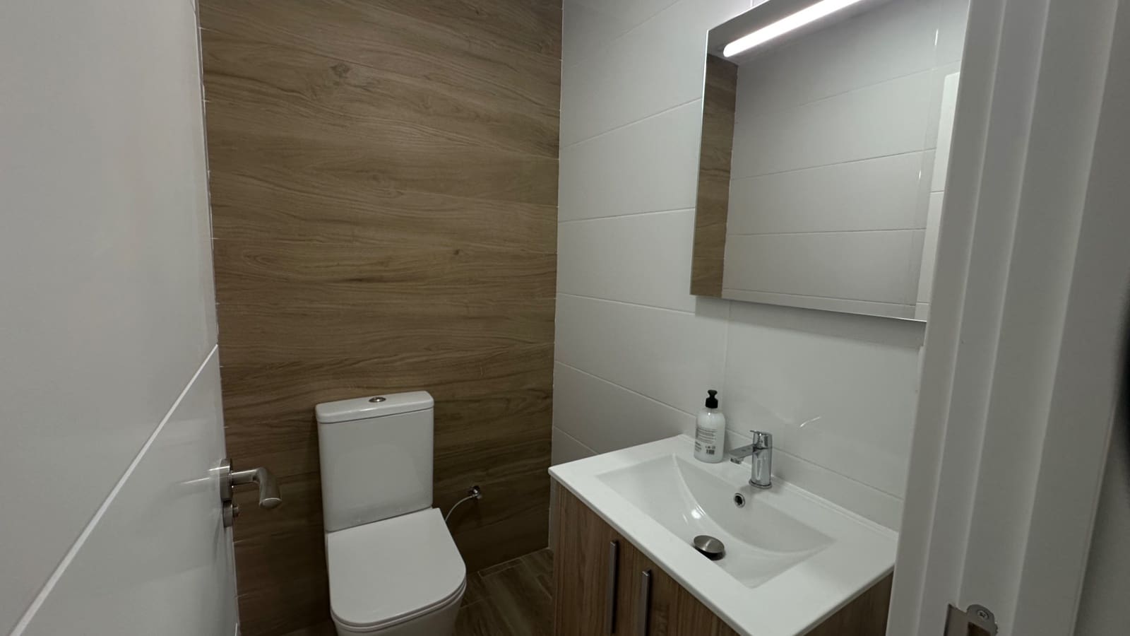 1 sypialnia Apartament na sprzedaż w Torrevieja z basenem - 147 000 € (Ref: 10135097)