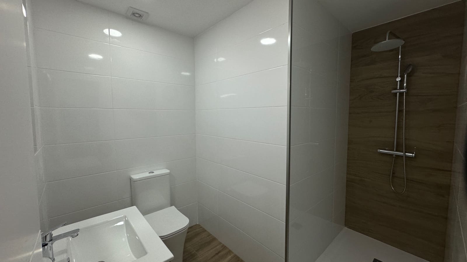 1 sypialnia Apartament na sprzedaż w Torrevieja z basenem - 147 000 € (Ref: 10135097)