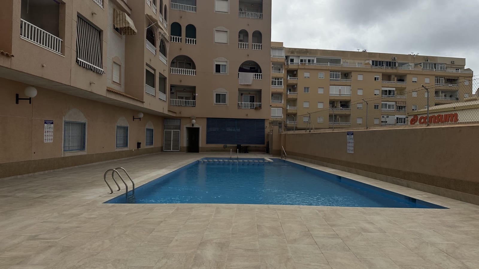 1 sypialnia Apartament na sprzedaż w Torrevieja z basenem - 147 000 € (Ref: 10135097)