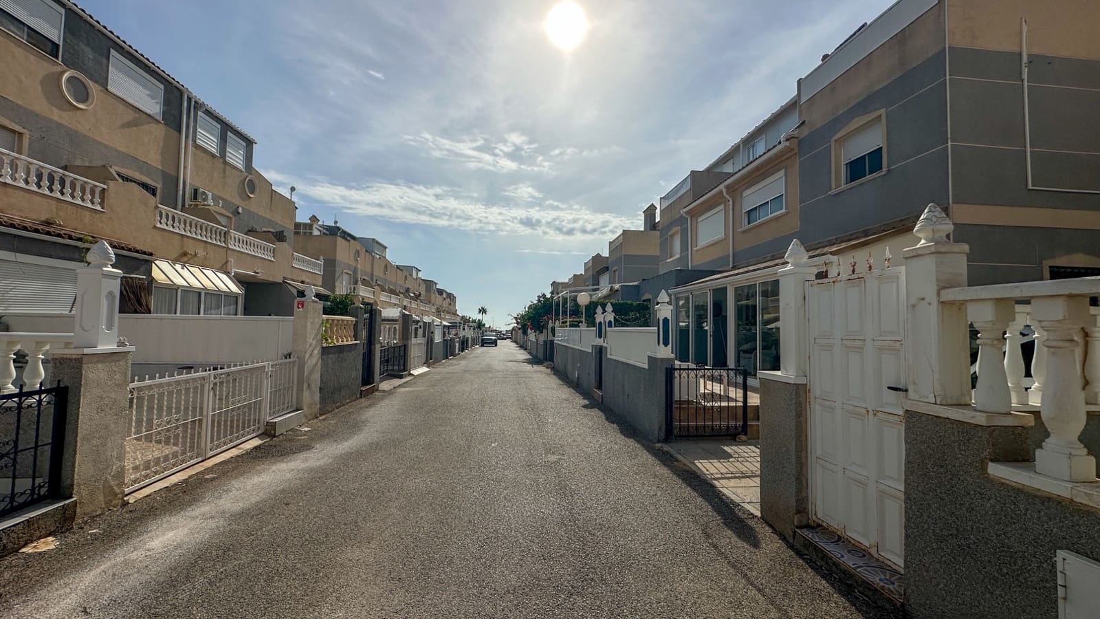 2 sypialnia Dom na sprzedaż w Playa Flamenca z basenem garażem - 180 000 € (Ref: 10136309)