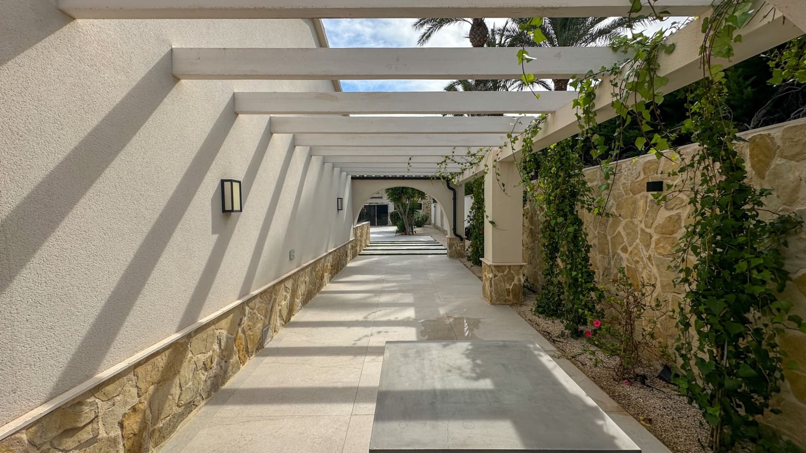 3 soveværelse Villa til salg i Villamartin med swimmingpool garage - € 1.495.000 (Ref: 10175730)