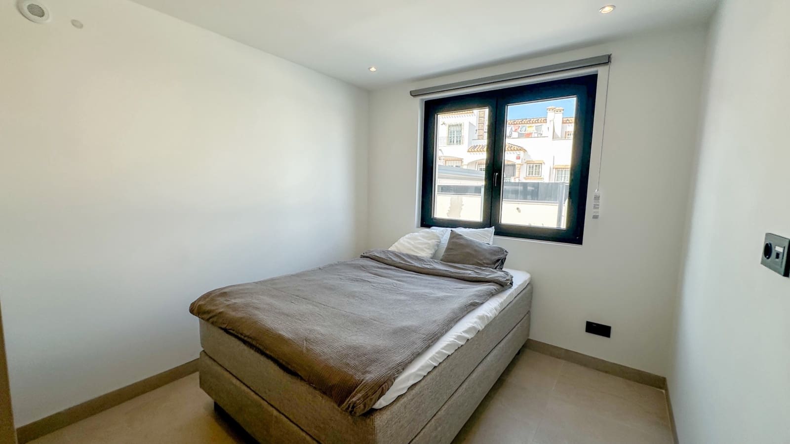3 soveværelse Villa til salg i Villamartin med swimmingpool garage - € 1.495.000 (Ref: 10175730)