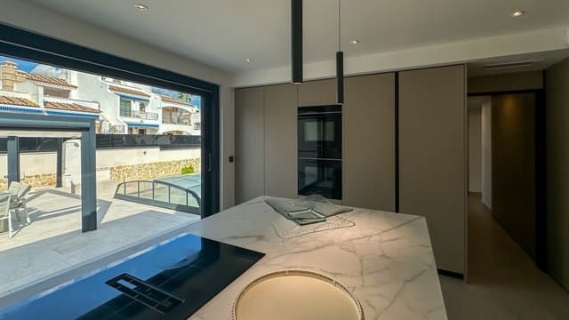 3 soveværelse Villa til salg i Villamartin, Orihuela med swimmingpool garage - € 1.495.000 (Ref: 10175730)