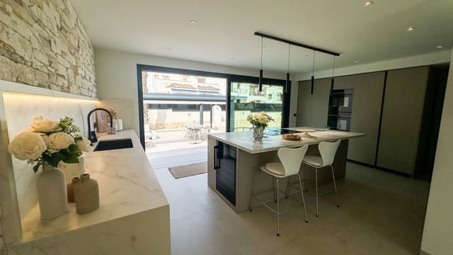 3 soveværelse Villa til salg i Villamartin, Orihuela med swimmingpool garage - € 1.495.000 (Ref: 10175730)
