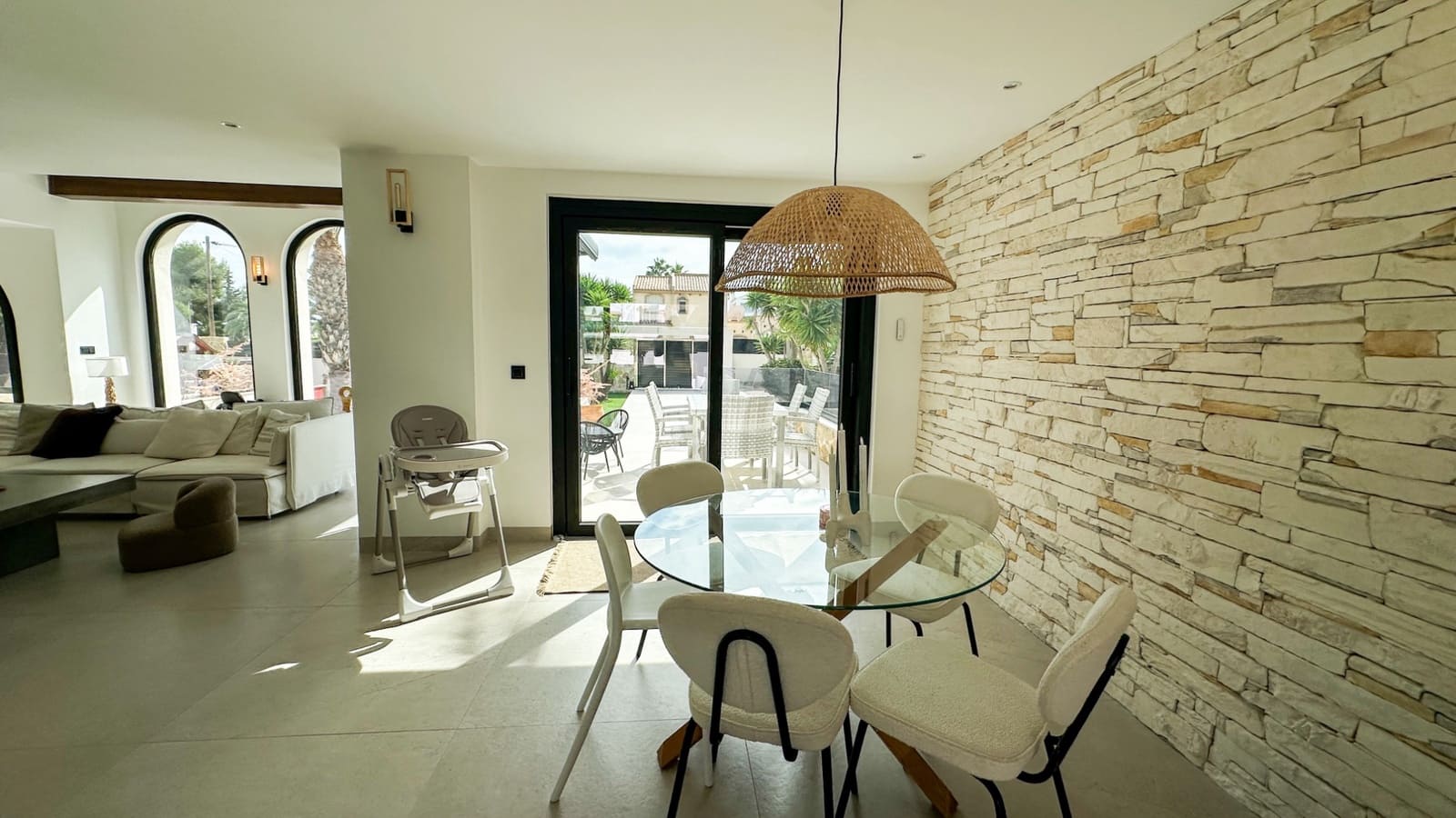 3 soveværelse Villa til salg i Villamartin med swimmingpool garage - € 1.495.000 (Ref: 10175730)