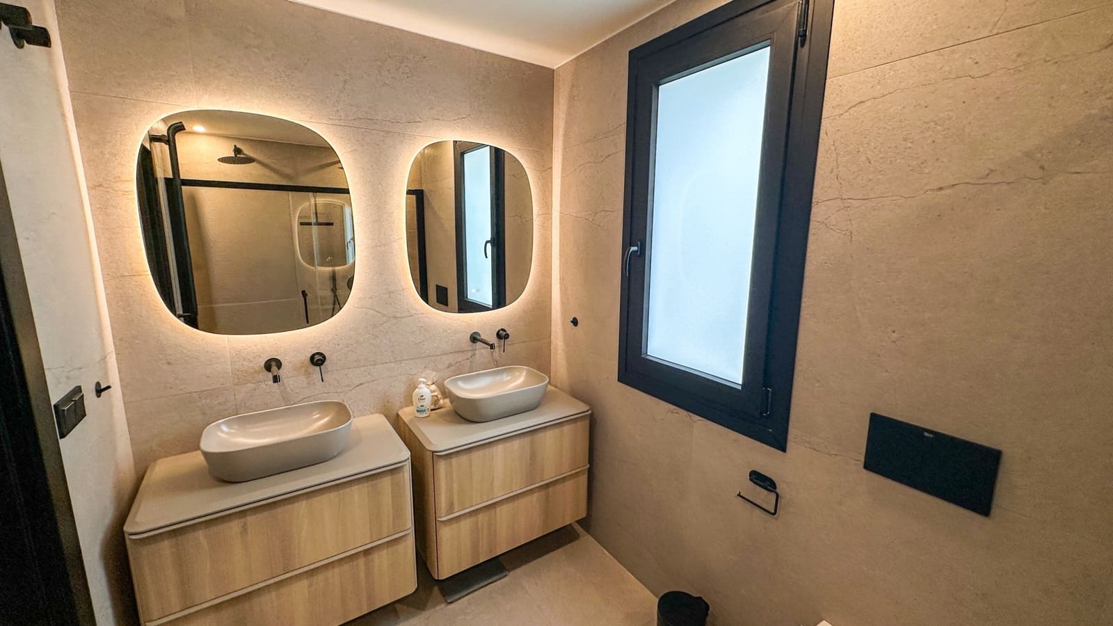 3 soveværelse Villa til salg i Villamartin med swimmingpool garage - € 1.495.000 (Ref: 10175730)