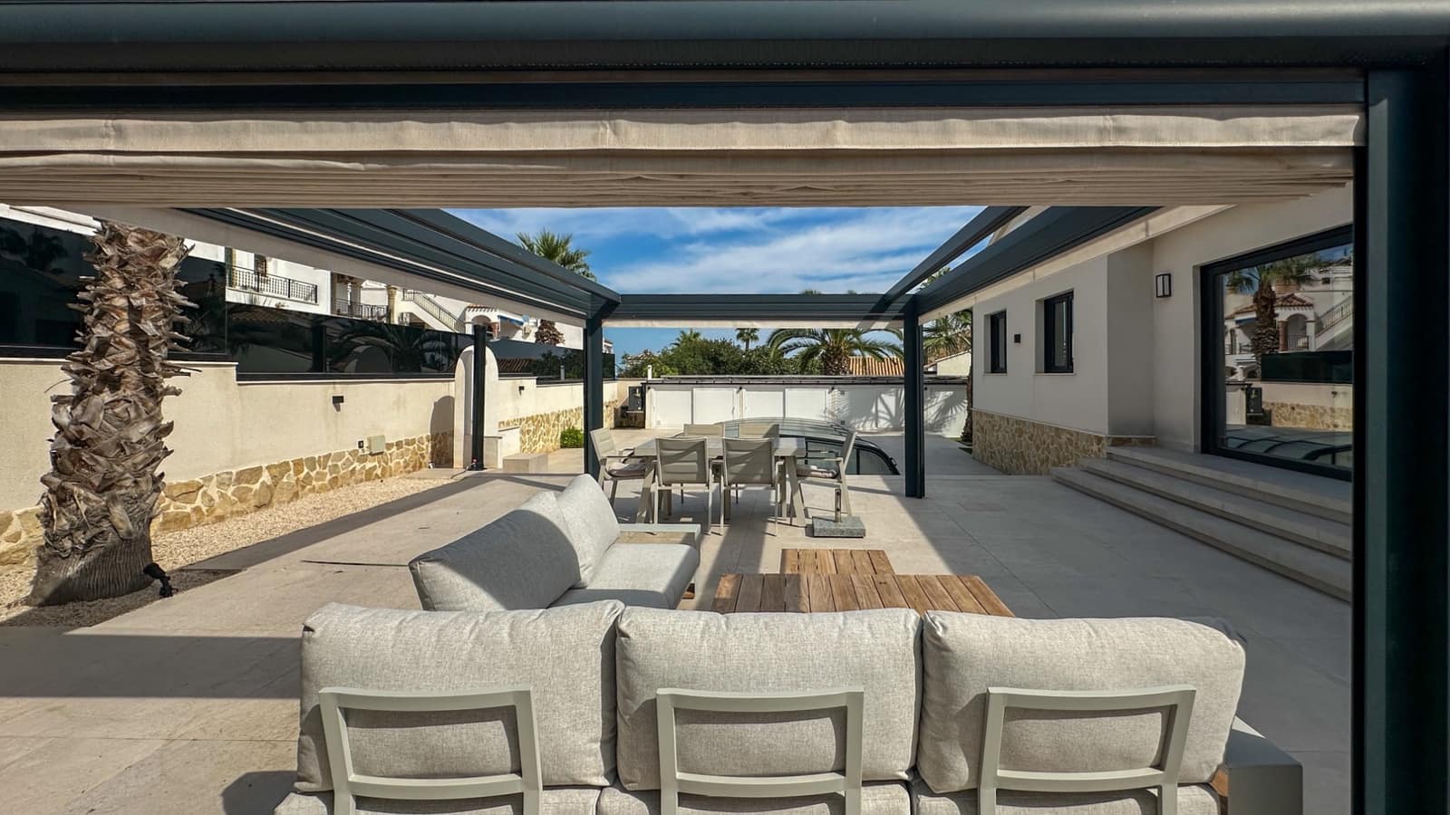 3 soveværelse Villa til salg i Villamartin med swimmingpool garage - € 1.495.000 (Ref: 10175730)