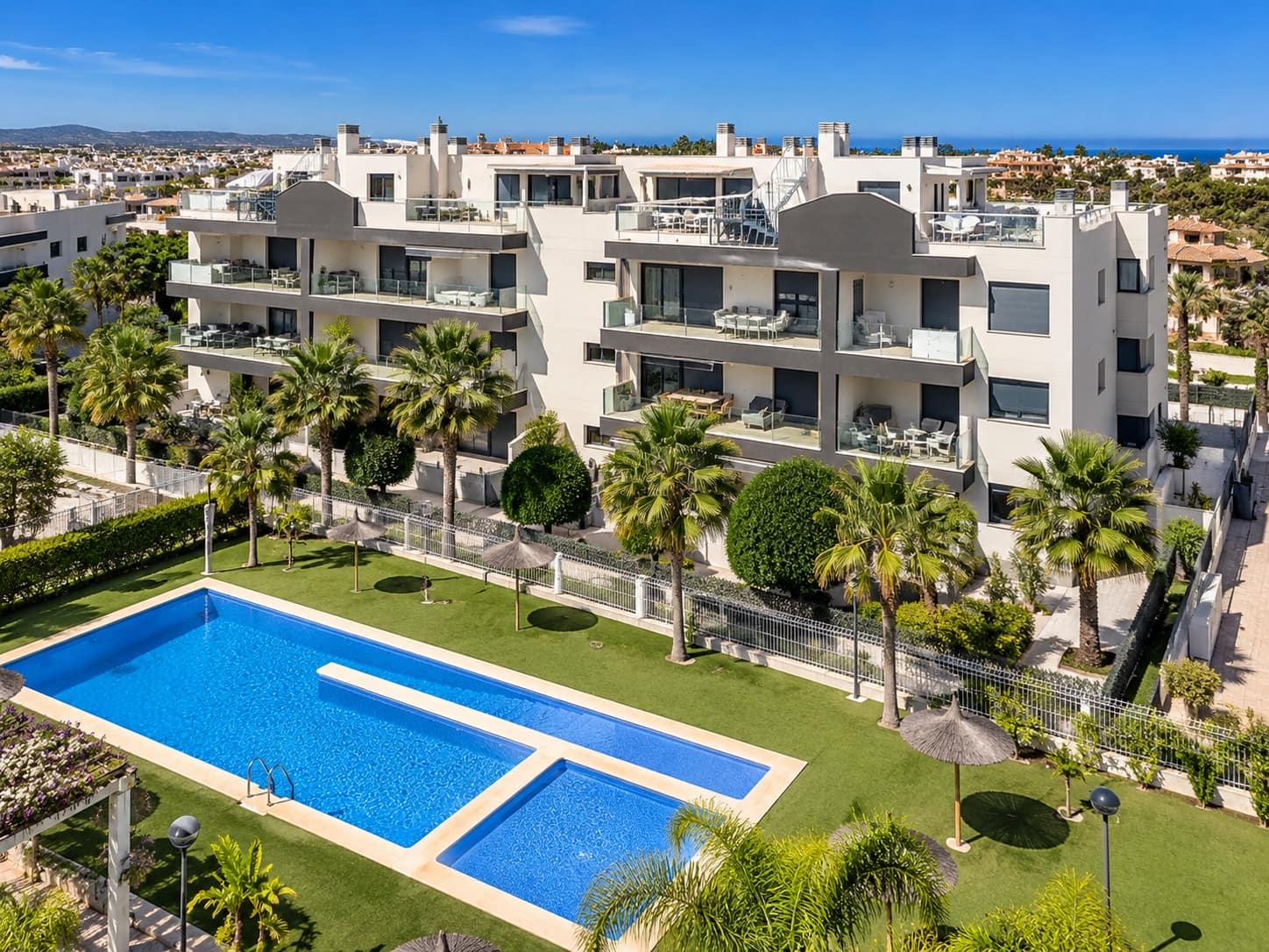 2 chambre Appartement à vendre à Villamartin avec piscine garage - 249 000 € (Ref: 10185442)