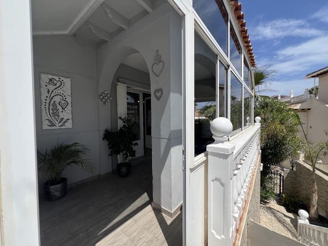 4 slaapkamer Villa te koop in La Zenia, Orihuela met zwembad - € 399.000 (Ref: 8280137)