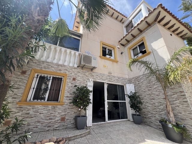 4 slaapkamer Villa te koop in La Zenia, Orihuela met zwembad - € 399.000 (Ref: 8280137)