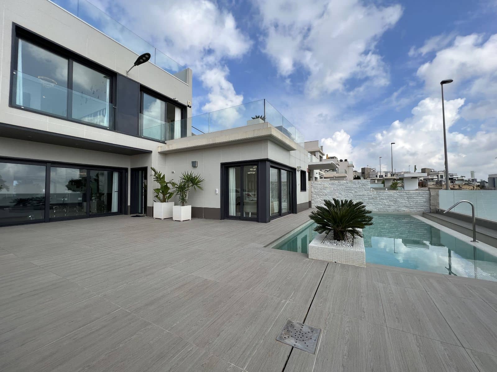 5 bedroom Villa for sale in San Miguel de Salinas with pool garage - € 849,000 (Ref: 8796353)