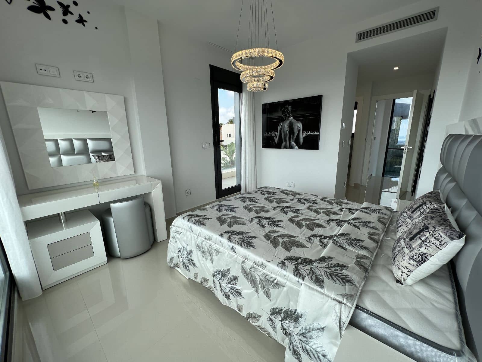 5 bedroom Villa for sale in San Miguel de Salinas with pool garage - € 849,000 (Ref: 8796353)