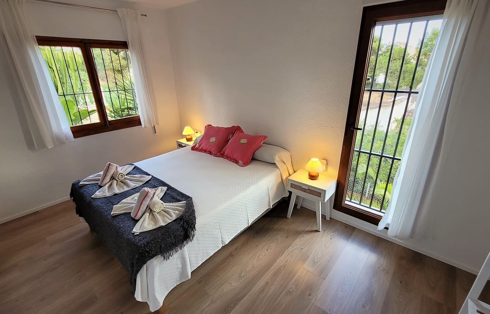 7 bedroom Villa for sale in Torrevieja with pool - € 1,090,000 (Ref: 8973108)