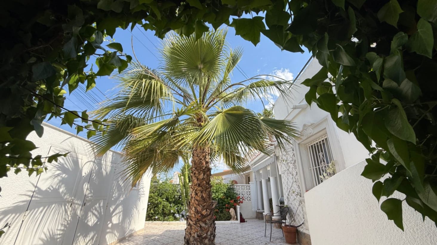 3 slaapkamer Rijtjeshuis te koop in Torrevieja met zwembad garage - € 399.000 (Ref: 9015749)