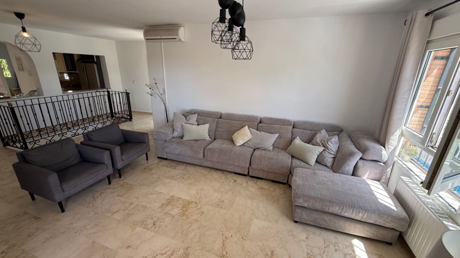 4 sypialnia Willa na sprzedaż w Orihuela z basenem garażem - 675 000 € (Ref: 9103565)