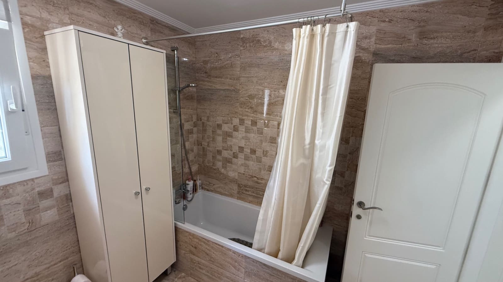 7 sovrum Villa till salu i Torrevieja med pool garage - 930 000 € (Ref: 9133362)