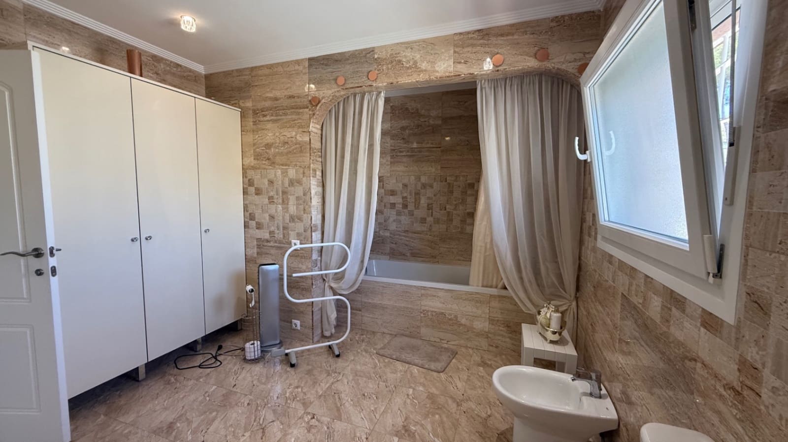 7 sovrum Villa till salu i Torrevieja med pool garage - 930 000 € (Ref: 9133362)