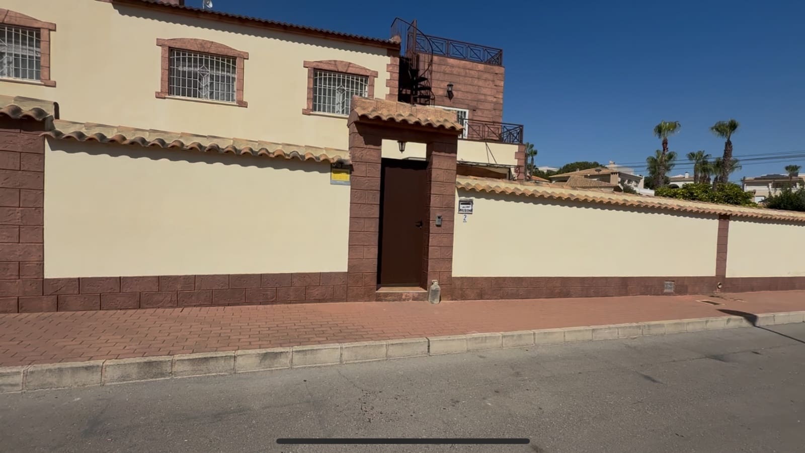 7 bedroom Villa for sale in Torrevieja with pool - € 930,000 (Ref: 9133362)