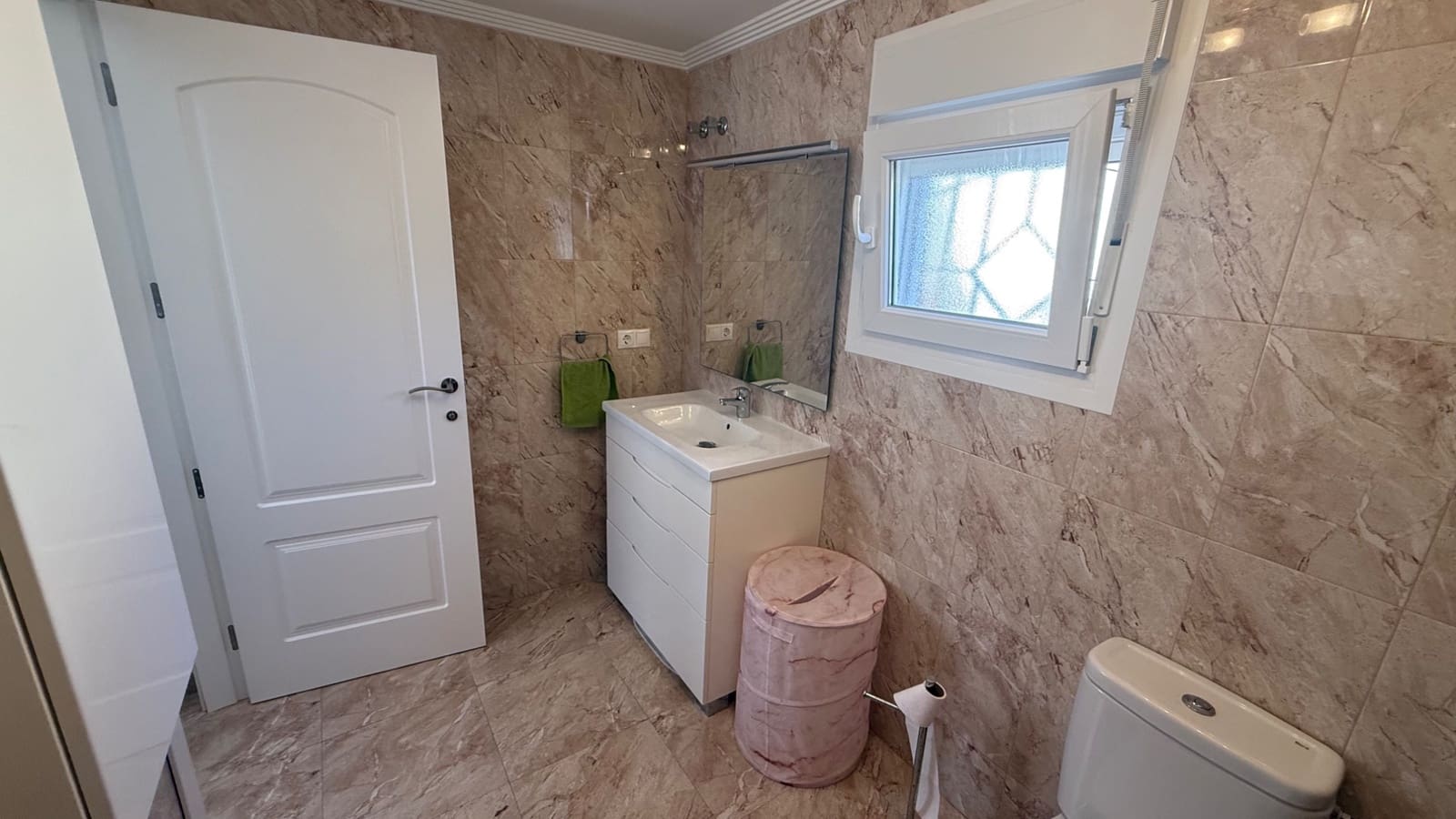 7 bedroom Villa for sale in Torrevieja with pool - € 930,000 (Ref: 9133362)