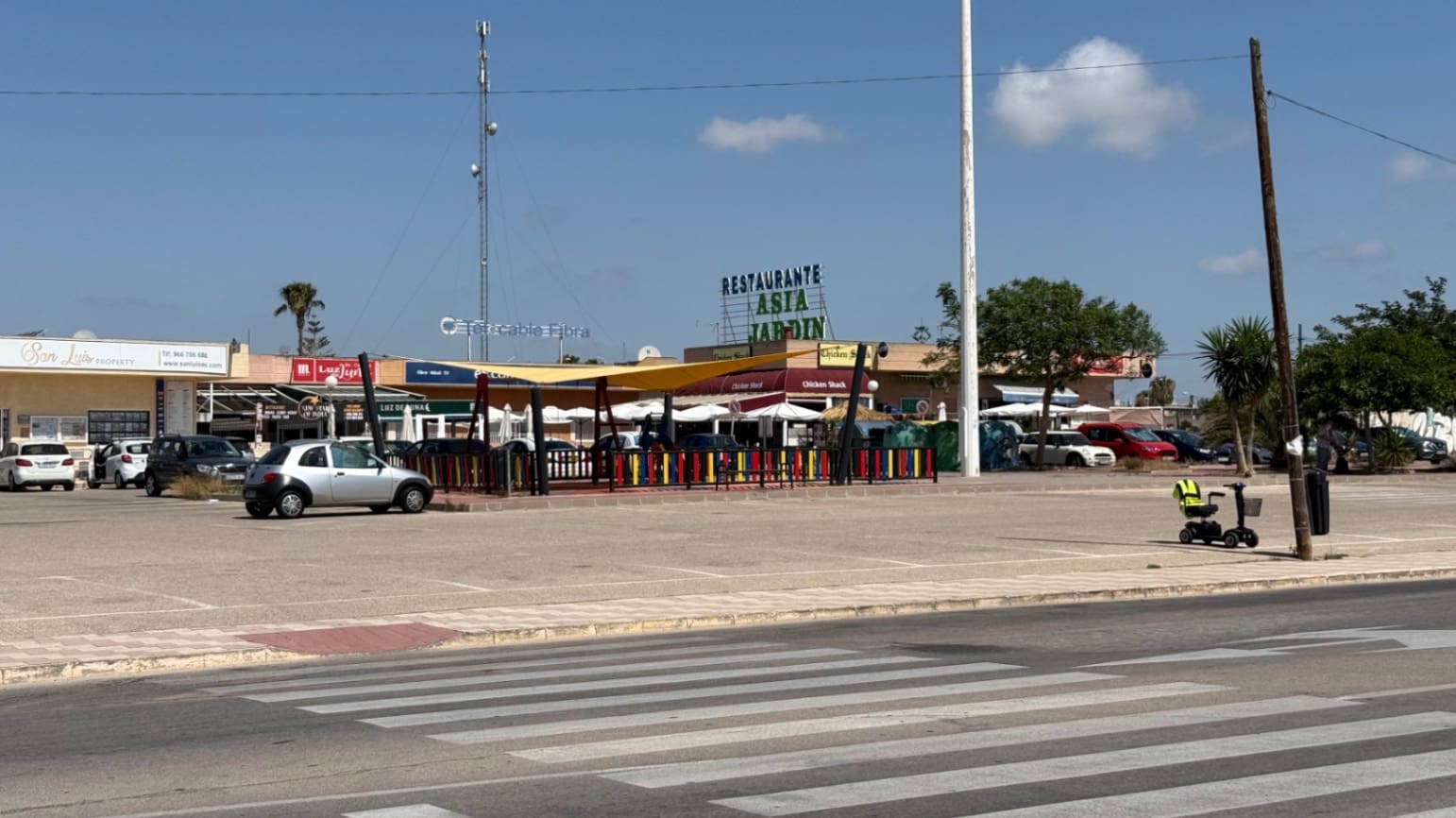 3 sypialnia Willa na sprzedaż w Torrevieja z basenem garażem - 645 000 € (Ref: 9141892)