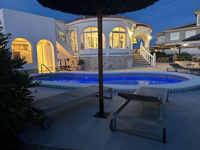 3 soveværelse Villa til salg i El Chaparral - La Siesta - La Torreta, Torrevieja med swimmingpool garage - € 645.000 (Ref: 9141892)