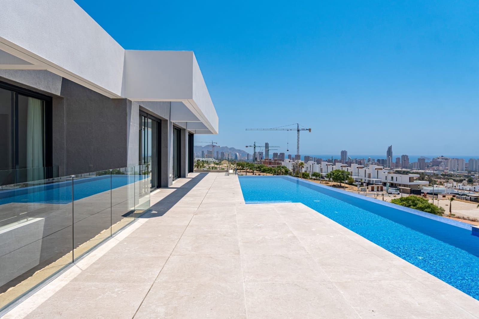 4 sypialnia Willa na sprzedaż w Finestrat z basenem garażem - 2 700 000 € (Ref: 9207685)