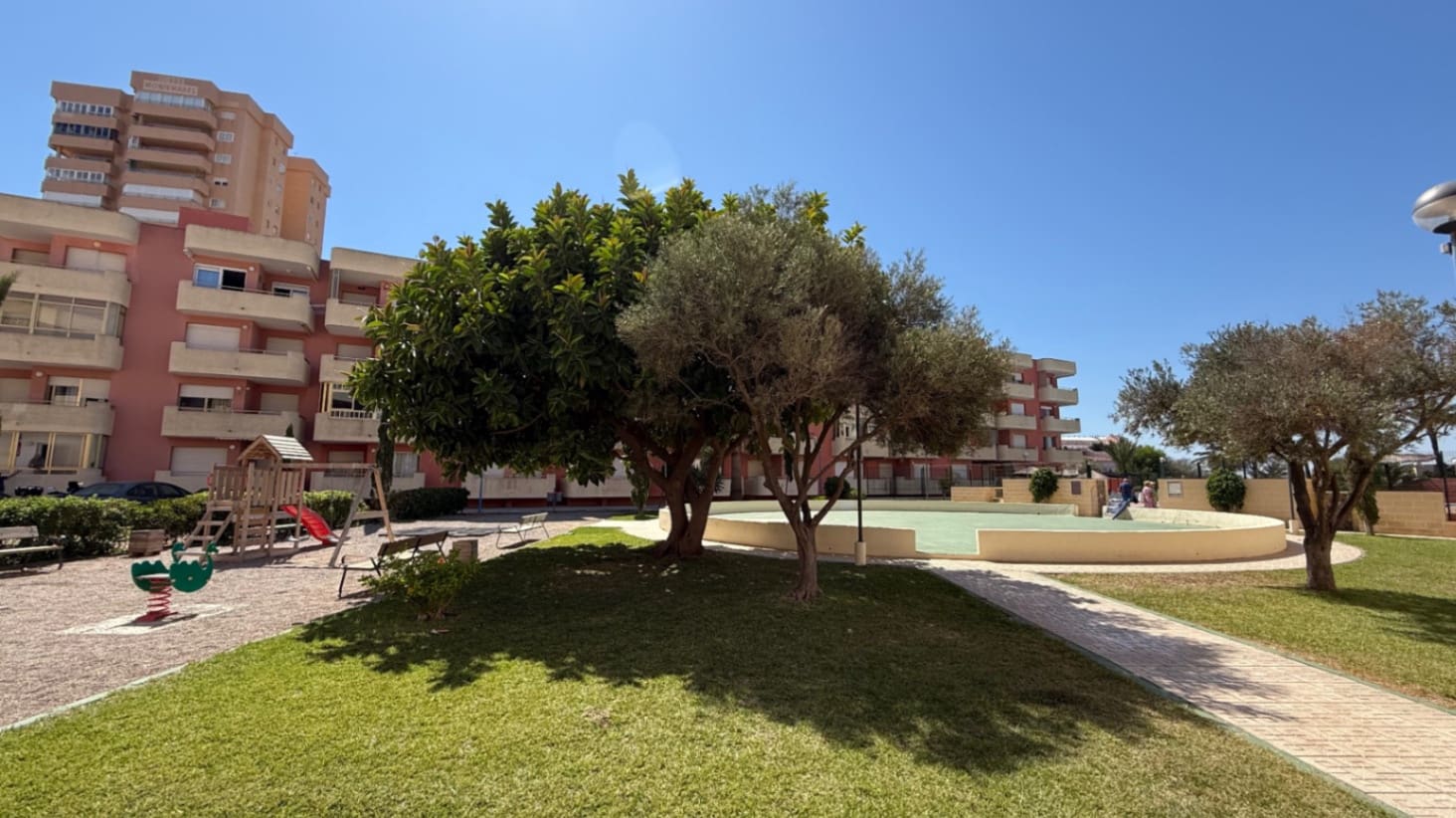Apartamento de 2 habitaciones en La Manga del Mar Menor en venta con piscina - 167.800 € (Ref: 9231280)