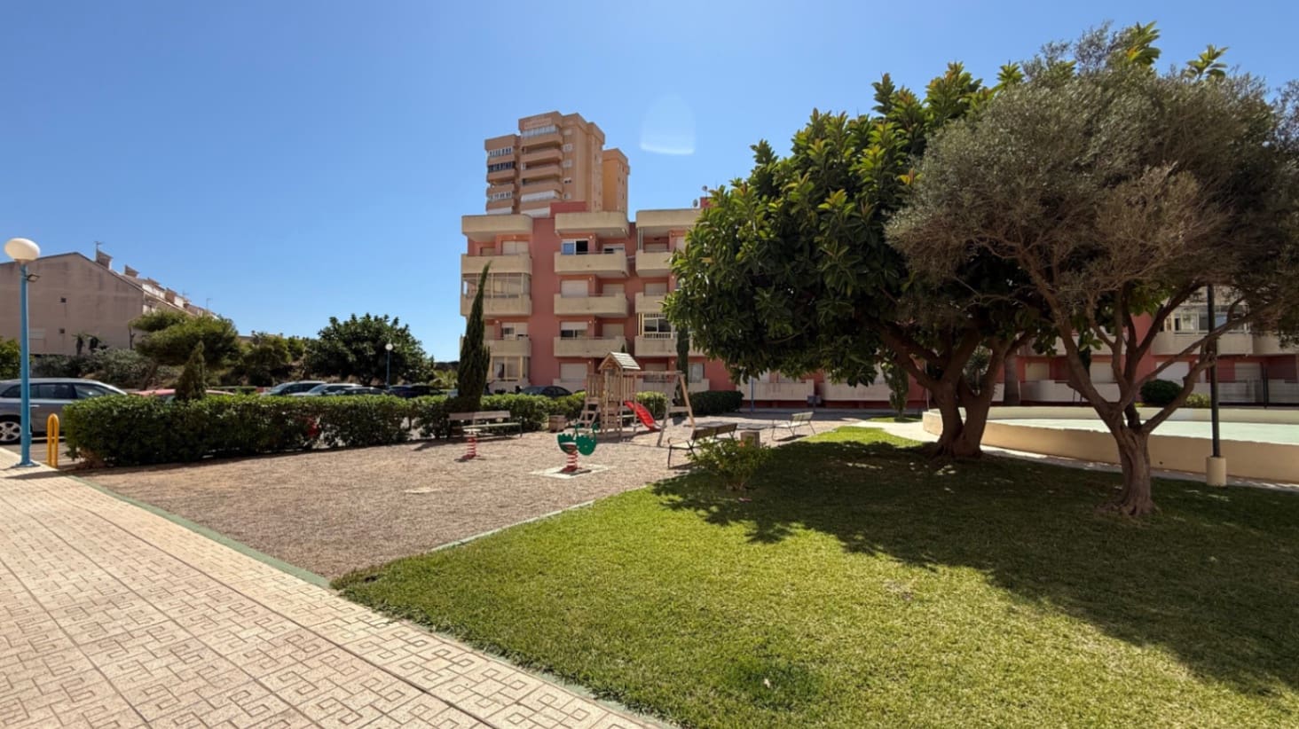 Apartamento de 2 habitaciones en La Manga del Mar Menor en venta con piscina - 167.800 € (Ref: 9231280)