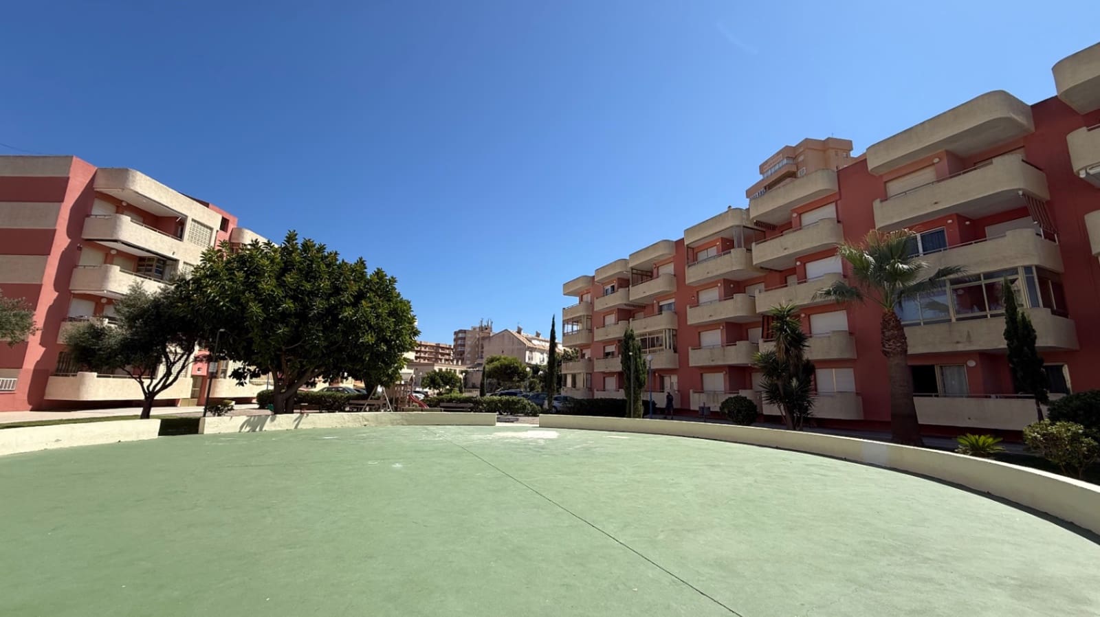 Apartamento de 2 habitaciones en La Manga del Mar Menor en venta con piscina - 167.800 € (Ref: 9231280)