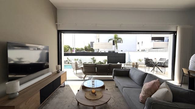 Apartamento de 3 habitaciones en Pilar de la Horadada ciudad, Pilar de la Horadada en venta con piscina - 449.000 € (Ref: 9396523)