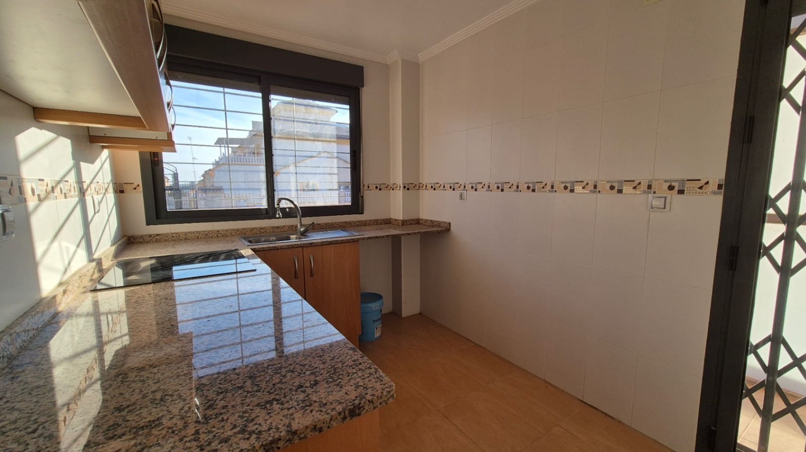 3 chambre Appartement à vendre à Torrevieja avec piscine garage - 249 990 € (Ref: 9399807)