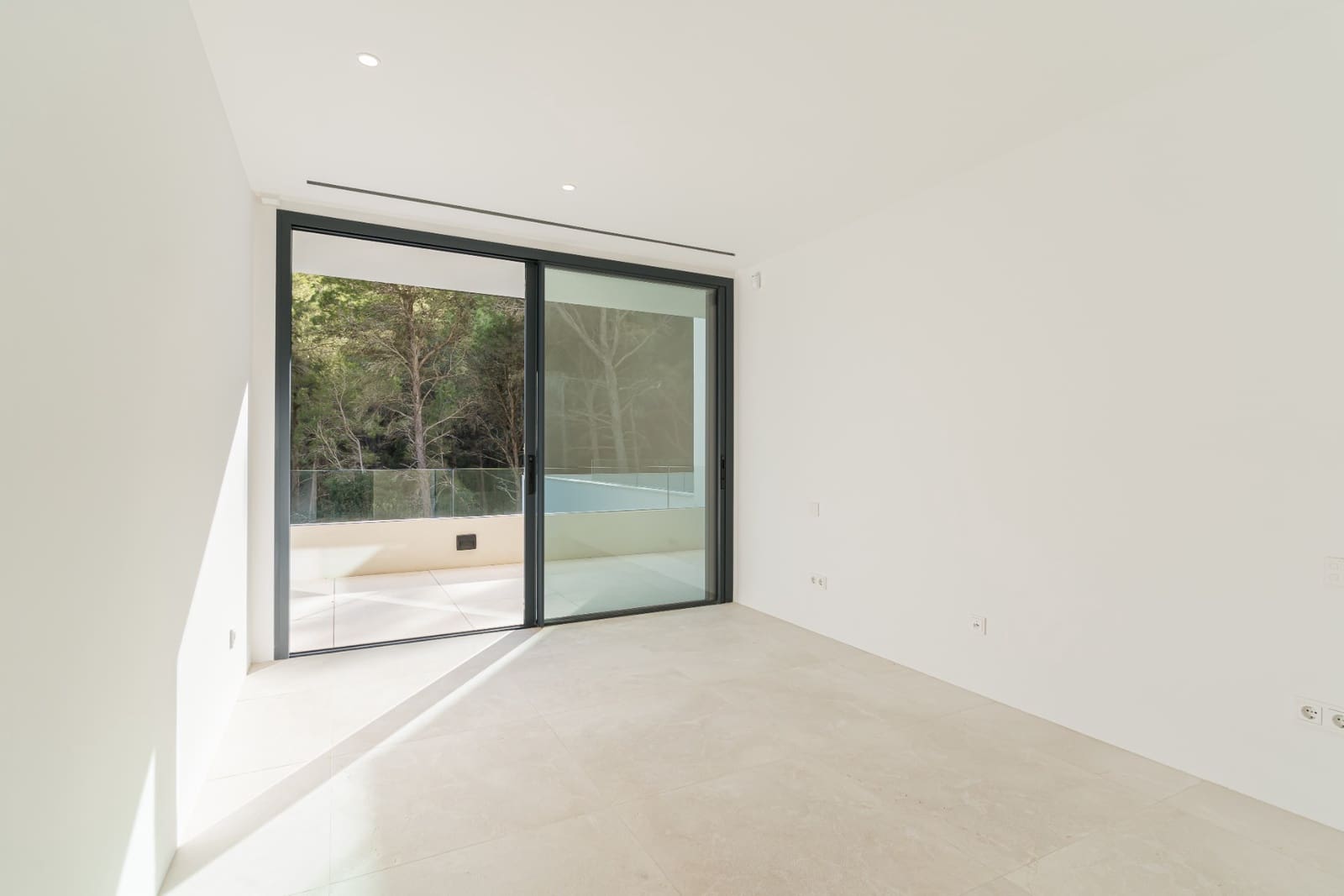 4 bedroom Villa for sale in Palma de Mallorca with pool garage - € 4,995,000 (Ref: 9510066)