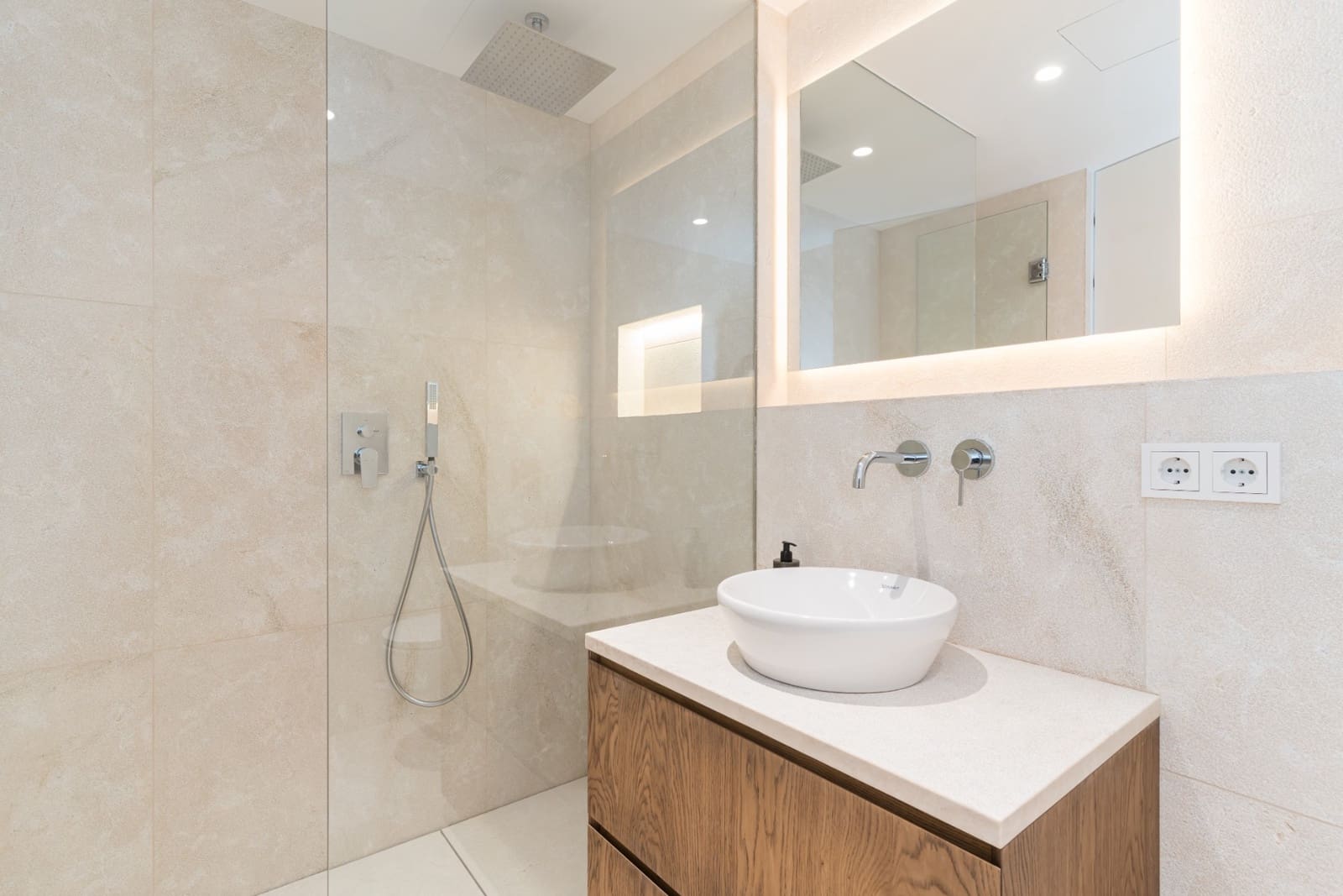 4 bedroom Villa for sale in Palma de Mallorca with pool garage - € 4,995,000 (Ref: 9510066)