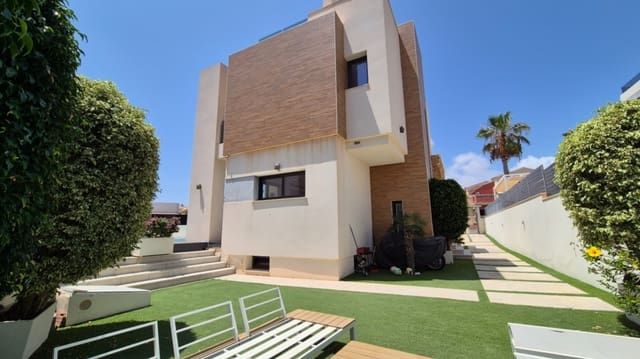 4 soverom Villa til salgs i Playa de los Locos, Torrevieja med svømmebasseng garasje - € 785 000 (Ref: 9510069)