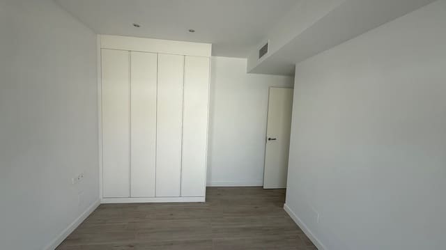 5 sypialnia Dom blizniak na sprzedaż w Orihuela z garażem - 299 900 € (Ref: 9510072)