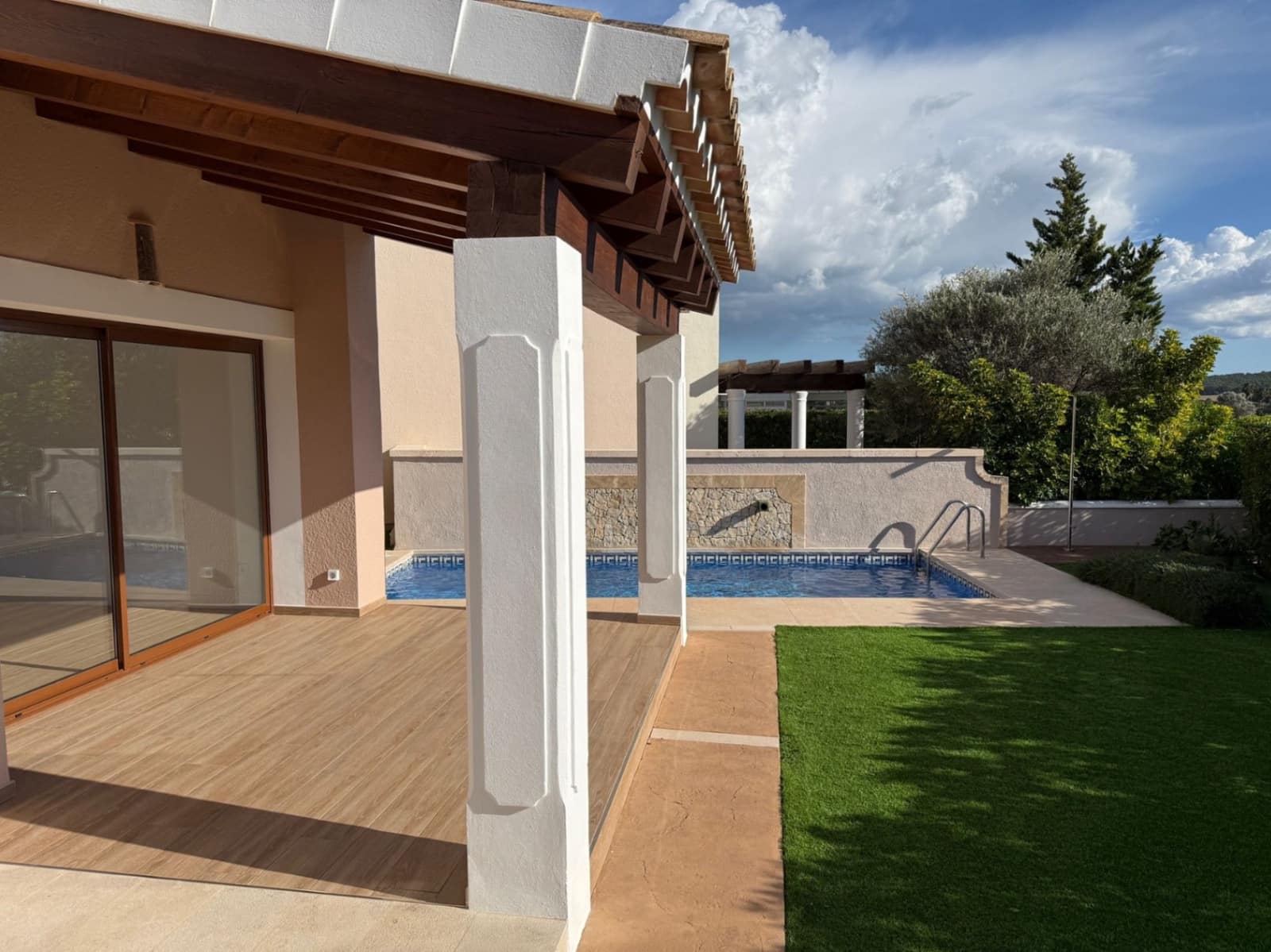 3 bedroom Villa for sale in Santa Ponsa with pool garage - € 1,750,000 (Ref: 9510080)