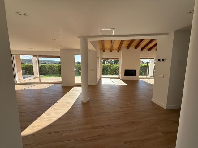 3 bedroom Villa for sale in Santa Ponsa, Calvià with pool garage - € 1,750,000 (Ref: 9510080)