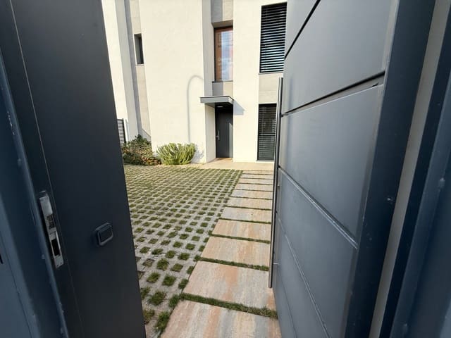 4 soveværelse Semi-Rækkehus til salg i Las Maravillas, Palma de Mallorca med swimmingpool - € 1.267.000 (Ref: 9510086)