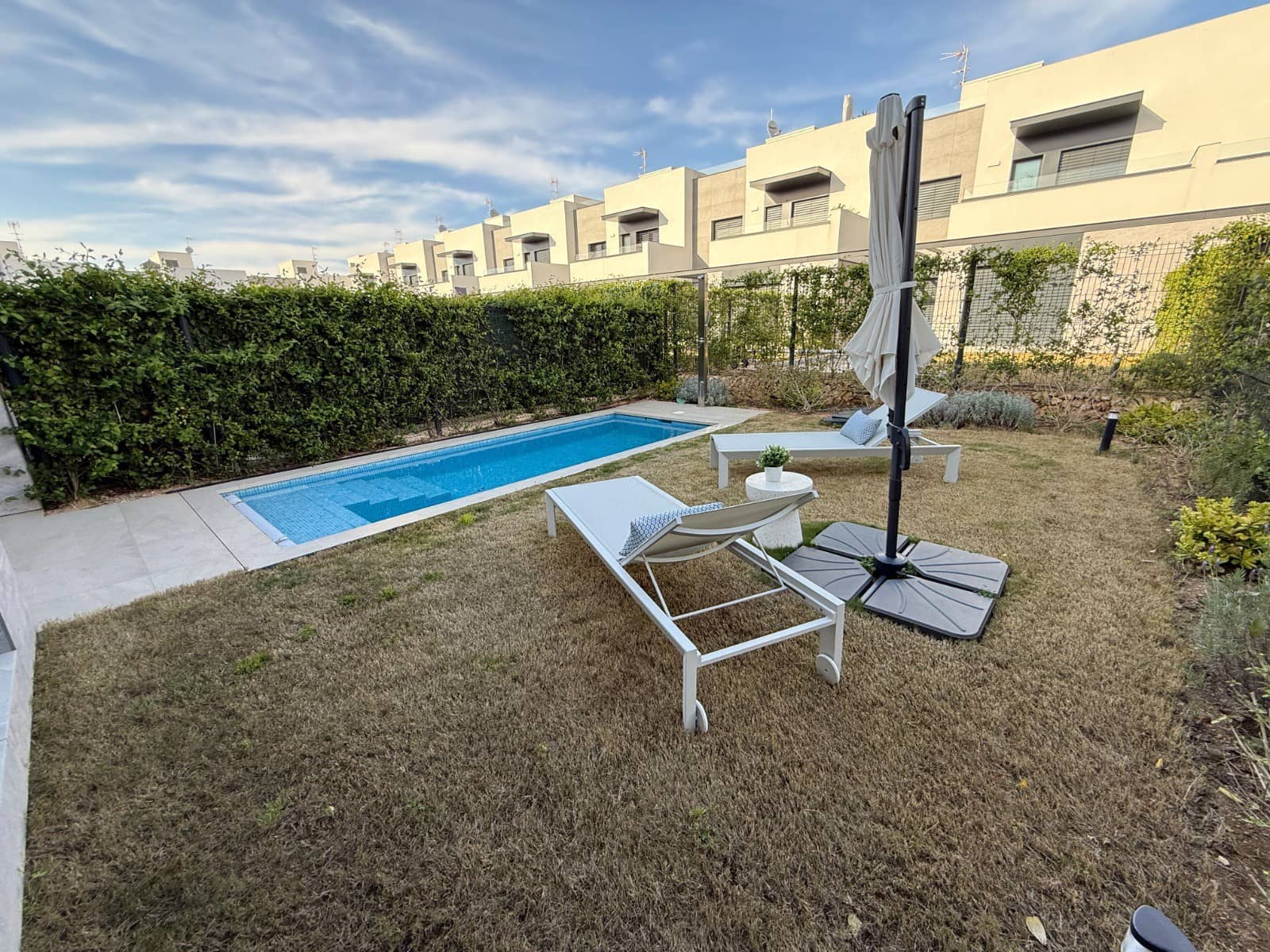 4 soveværelse Semi-Rækkehus til salg i Palma de Mallorca med swimmingpool - € 1.267.000 (Ref: 9510086)