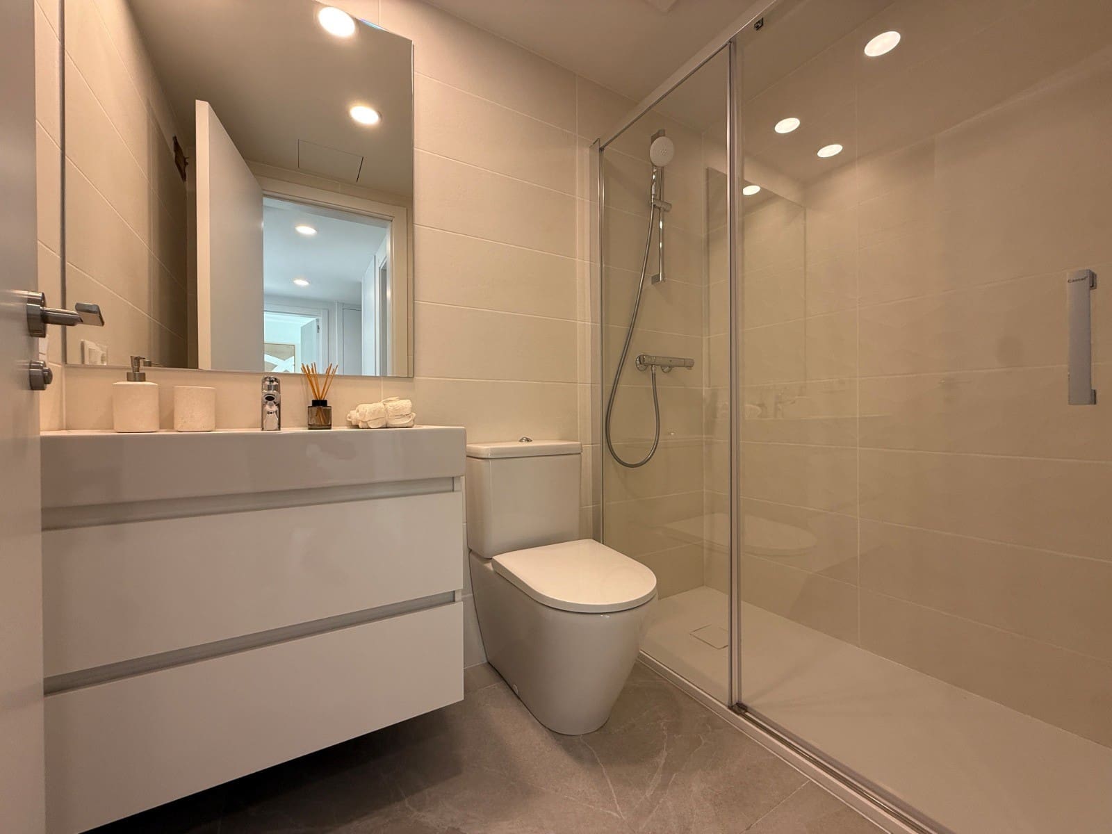 Pareado de 4 habitaciones en Palma de Mallorca en venta con piscina - 1.045.000 € (Ref: 9510087)