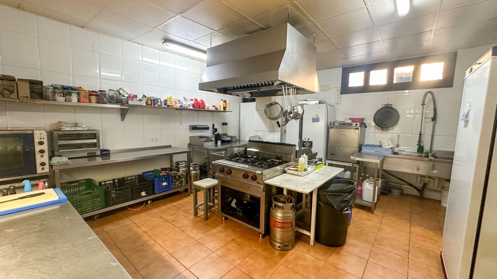 2 soverom Kommersiell til salgs i Torrevieja - € 560 000 (Ref: 9516023)