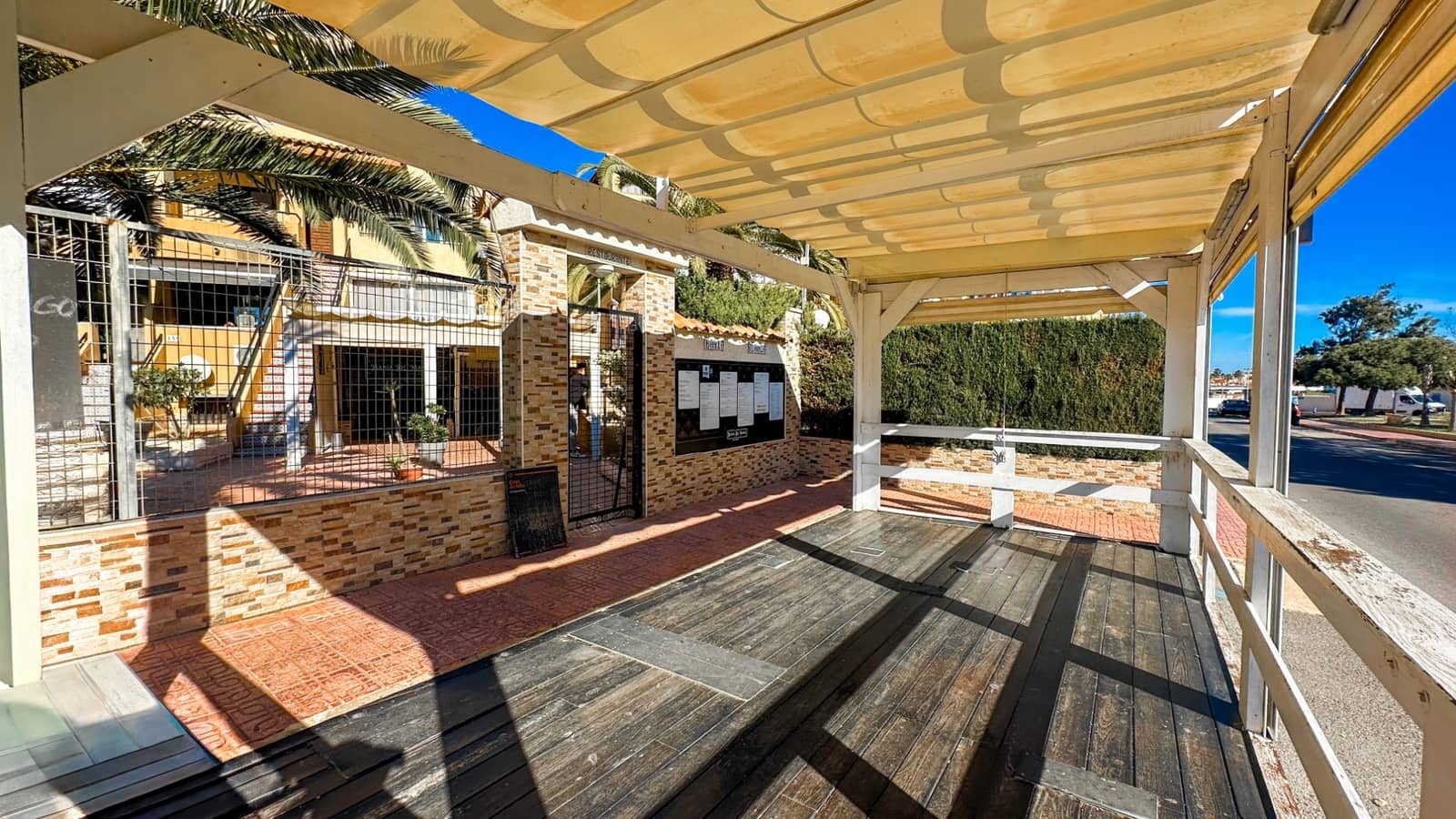 2 soverom Kommersiell til salgs i Torrevieja - € 560 000 (Ref: 9516023)